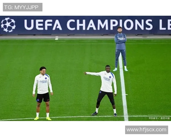 友谊赛巴黎圣日耳曼与那不勒斯战平战术分析与绝杀瞬间回顾