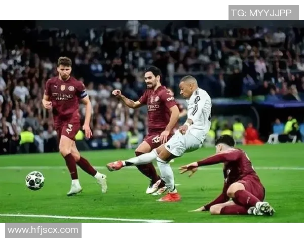 曼城狂胜巴萨五球帽子戏法引爆全场战术解析与精彩瞬间回顾