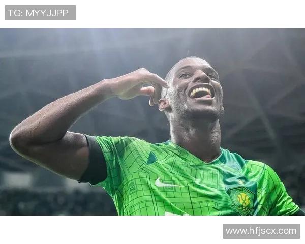 中超焦点战曼联与波尔图握手言和帽子戏法引发全场热烈反响 中超焦点战曼联与波尔图握手言和帽子戏法引发全场热烈反响