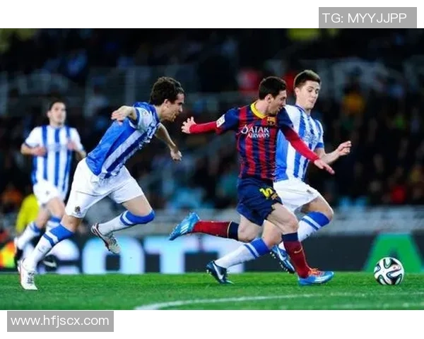 国王杯激战AC米兰补时绝杀曼联引发争议判罚全场沸腾