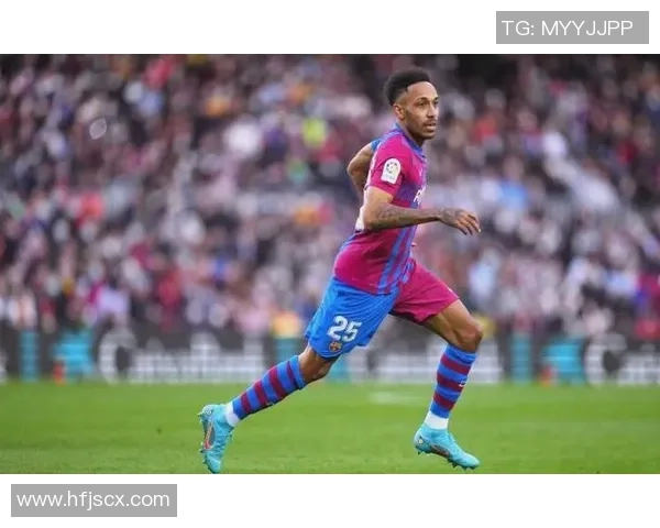 欧联杯激战阿森纳凭借帽子戏法战胜曼联全场沸腾